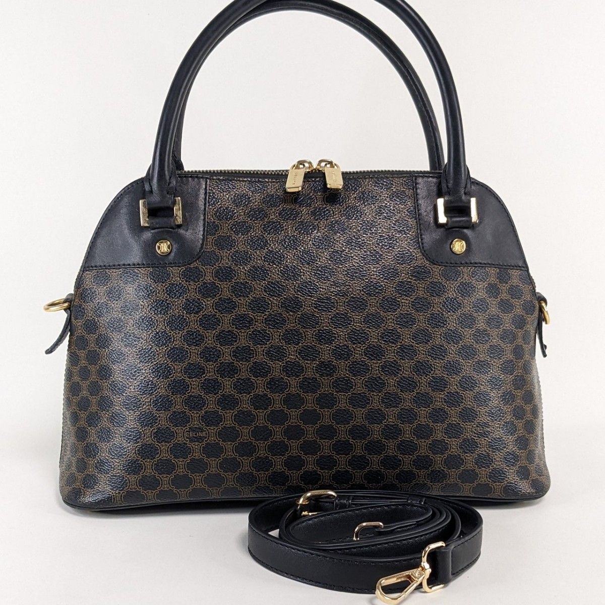 美品 セリーヌ ハンドバッグ ショルダーバッグ 2way 黒マカダム 美品 セリーヌ ハンドバッグ ショルダーバッグ 2way 黒マカダム