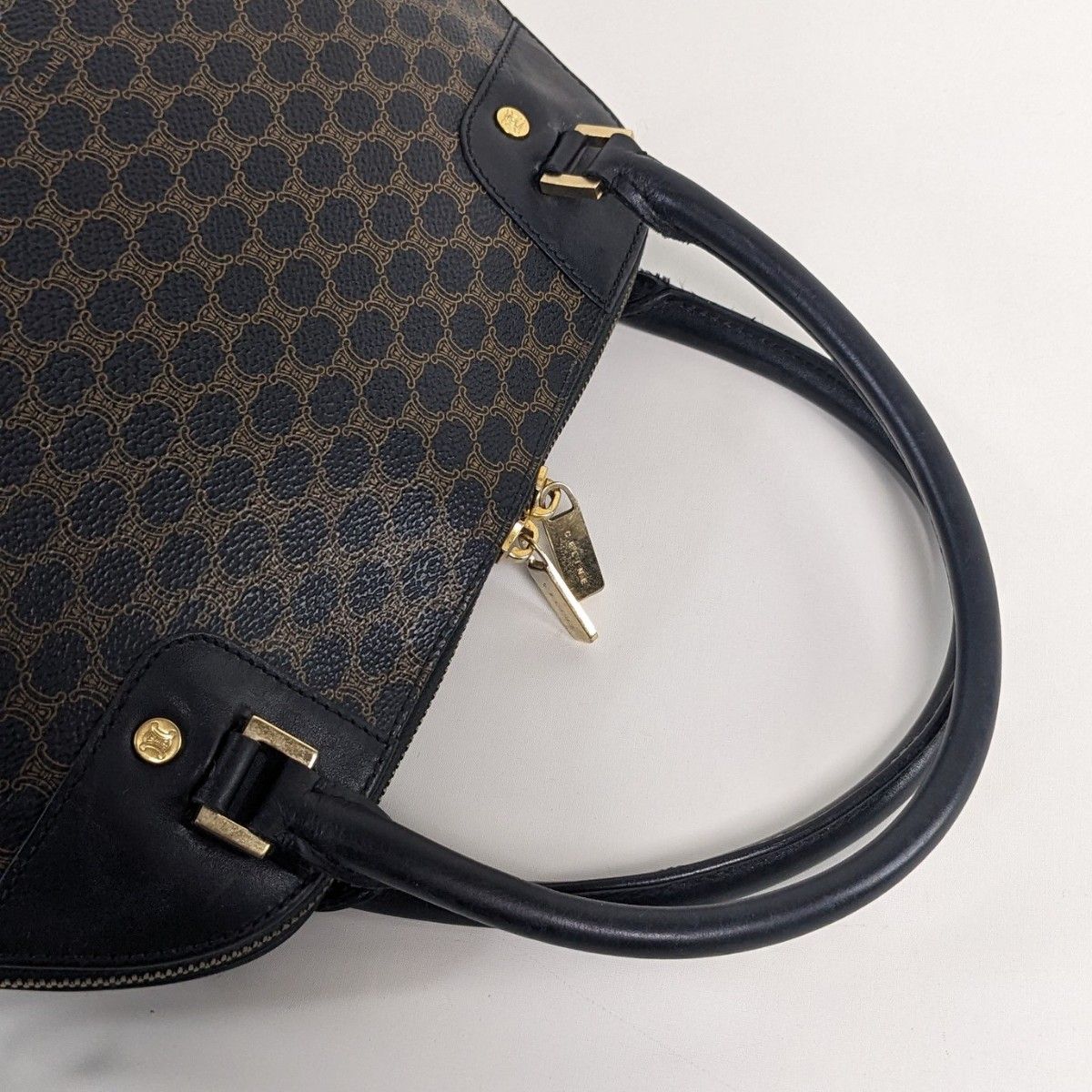 美品 セリーヌ ハンドバッグ ショルダーバッグ 2way 黒マカダム 美品 セリーヌ ハンドバッグ ショルダーバッグ 2way 黒マカダム