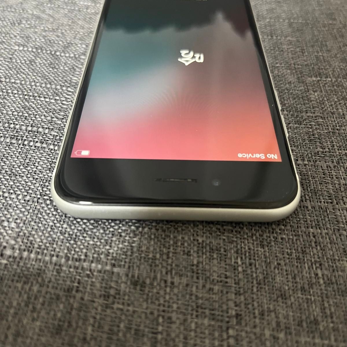 バッテリー100%】iPhoneSE 第二世代 256GB SIMフリー ホワイト バッテリー100%】iPhoneSE 第二世代 256GB SIMフリー ホワイト
