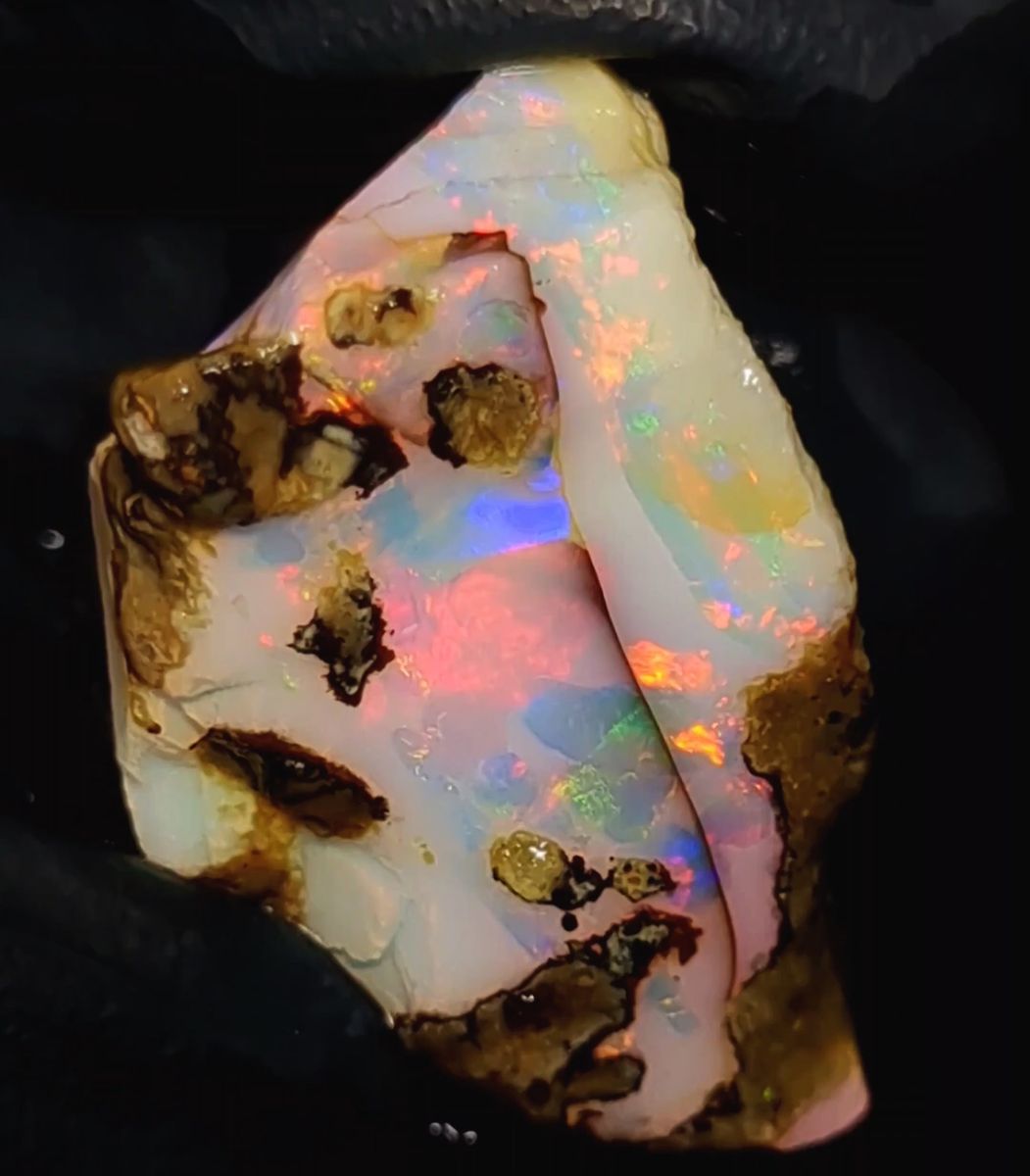 【22ct】エチオピア オパール 原石 天然石 鉱物 標本 鉱石 ピンク 虹 オパール原石 ホワイトオパール