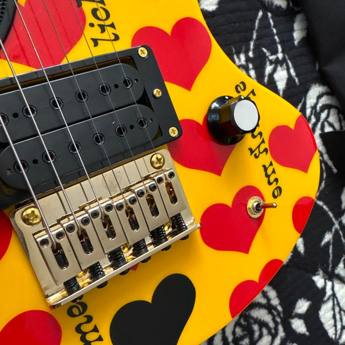 超美品 FERNANDES YELLOW HEART-ZO ZO-3 hide|Yahoo!フリマ(旧 超美品 FERNANDES YELLOW HEART-ZO ZO-3 hide|Yahoo!フリマ(旧