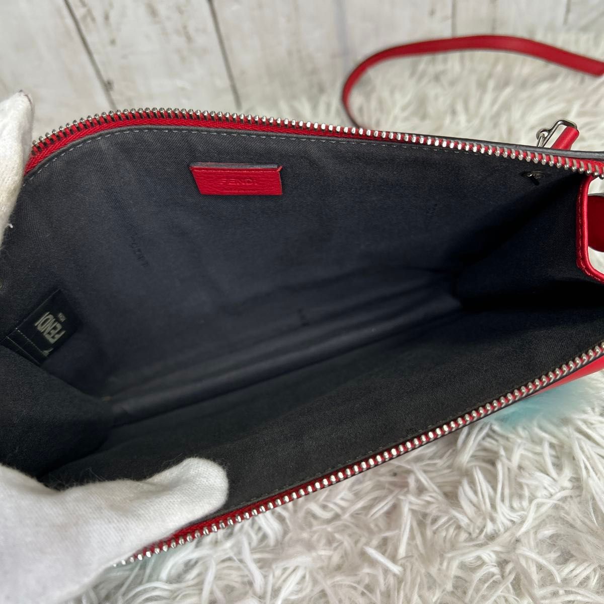 FENDI モンスター ショルダーバッグ レザー レッド ファー