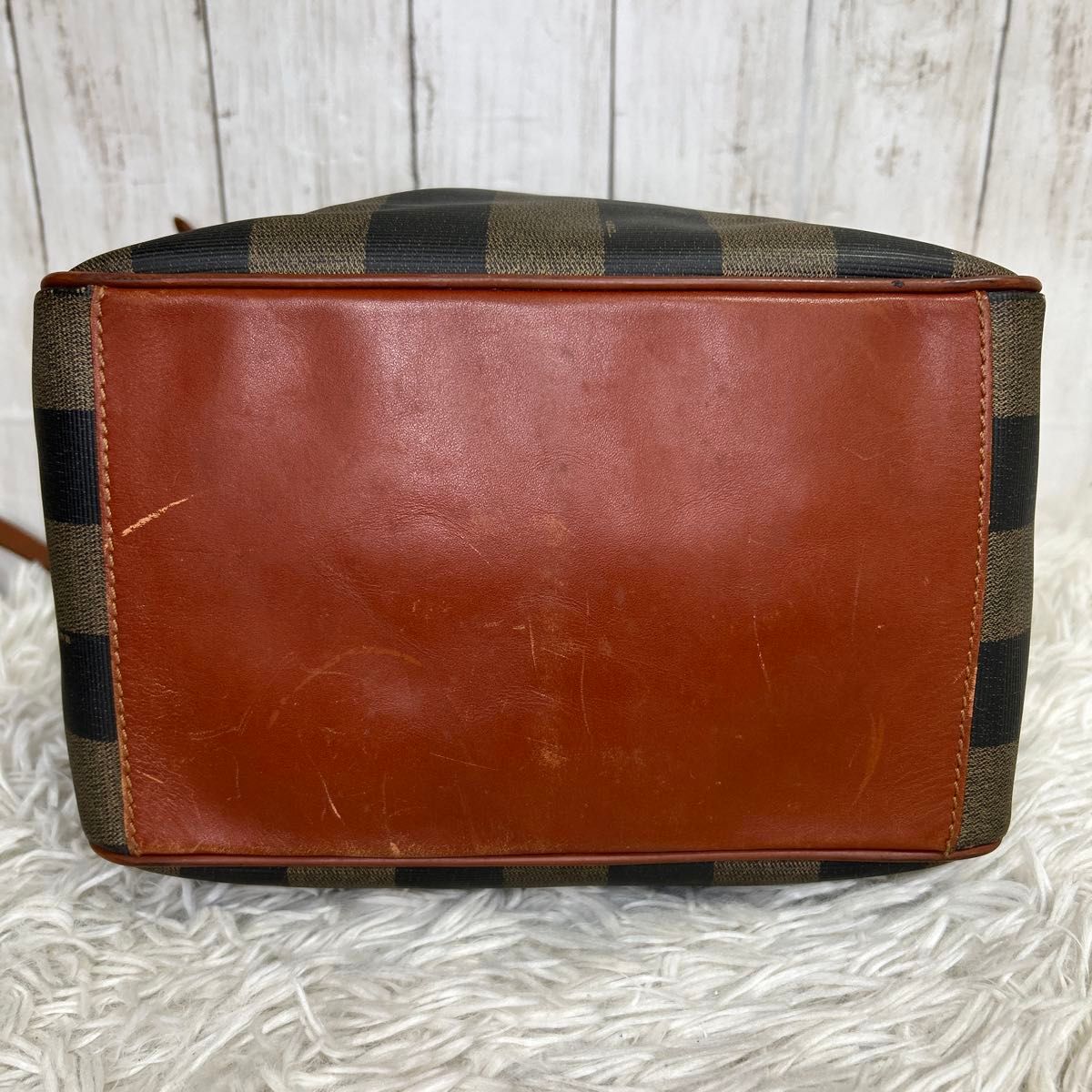 FENDI ペカン ロゴ 巾着 ショルダーバッグ PVC レザー FF|Yahoo FENDI ペカン ロゴ 巾着 ショルダーバッグ PVC レザー FF|Yahoo