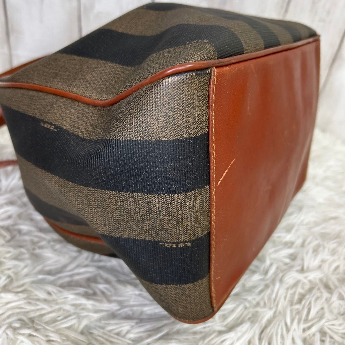 FENDI ペカン ロゴ 巾着 ショルダーバッグ PVC レザー FF|Yahoo FENDI ペカン ロゴ 巾着 ショルダーバッグ PVC レザー FF|Yahoo