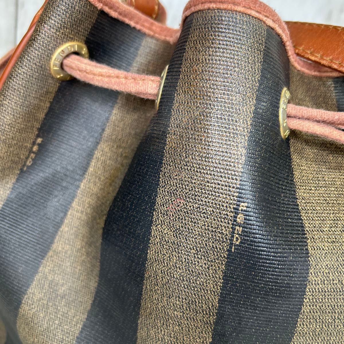 FENDI ペカン ロゴ 巾着 ショルダーバッグ PVC レザー FF|Yahoo FENDI ペカン ロゴ 巾着 ショルダーバッグ PVC レザー FF|Yahoo