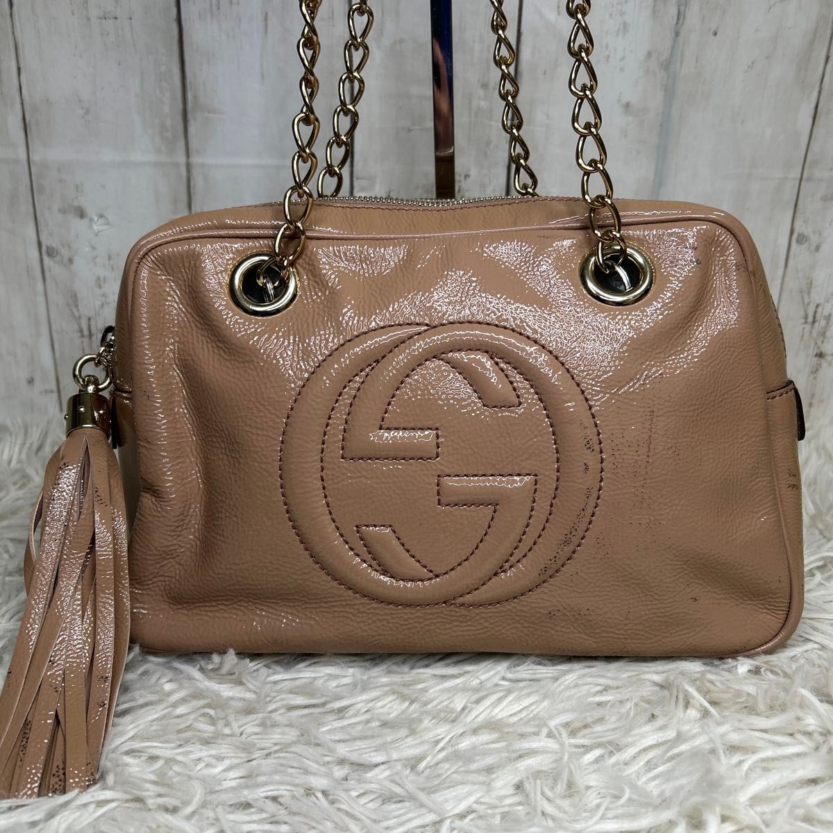 GUCCI ソーホー チェーンショルダーバッグ エナメル タッセル GUCCI ソーホー チェーンショルダーバッグ エナメル タッセル