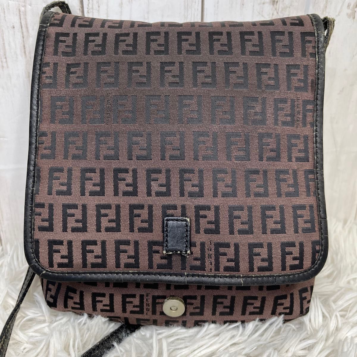 FENDI ショルダーバッグ ズッキーノ ポシェット ブラック ロゴ