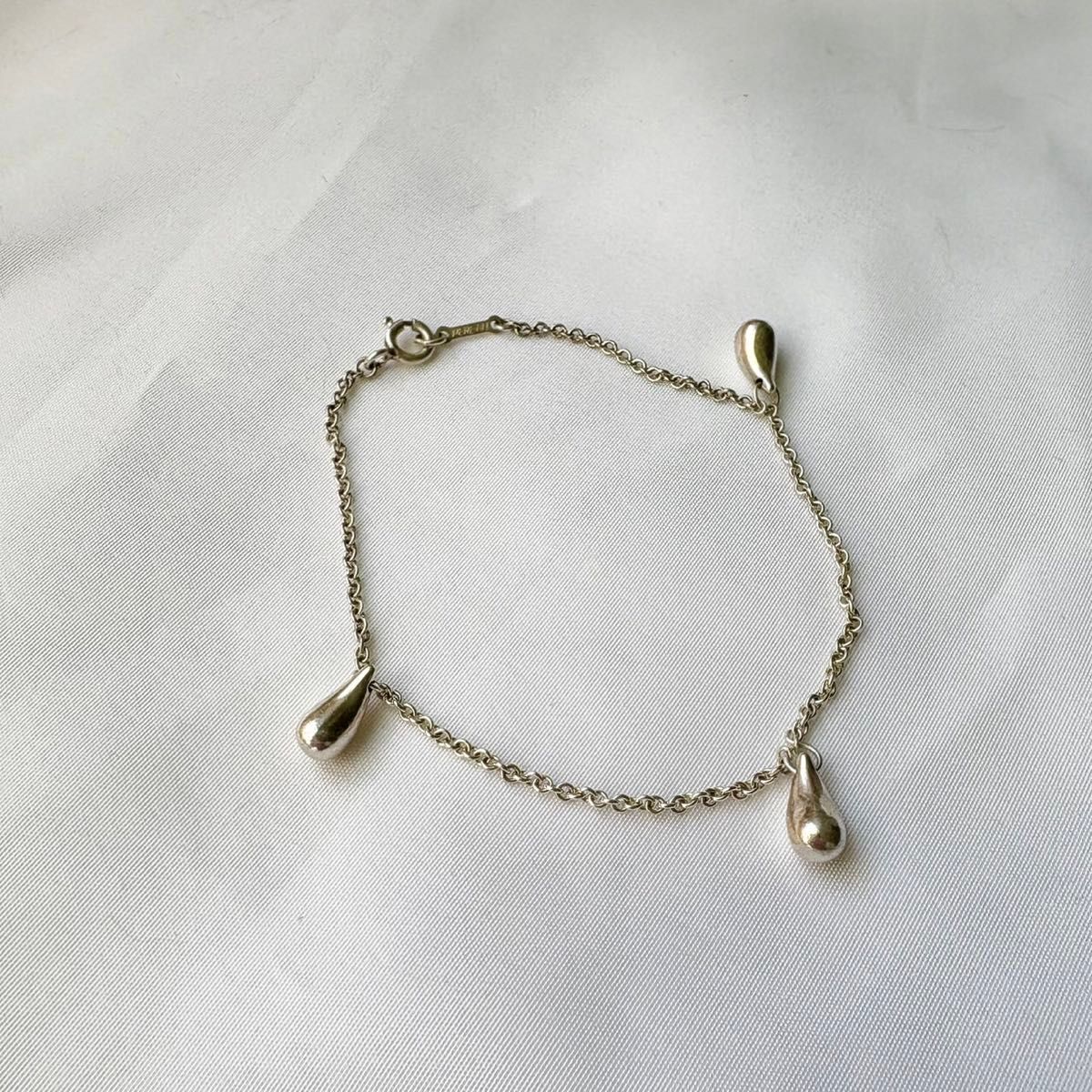 Tiffany ペレッティ トリプルドロップ ブレスレット 人気】Tiffany シルバー トリプルドロップ ブレスレット