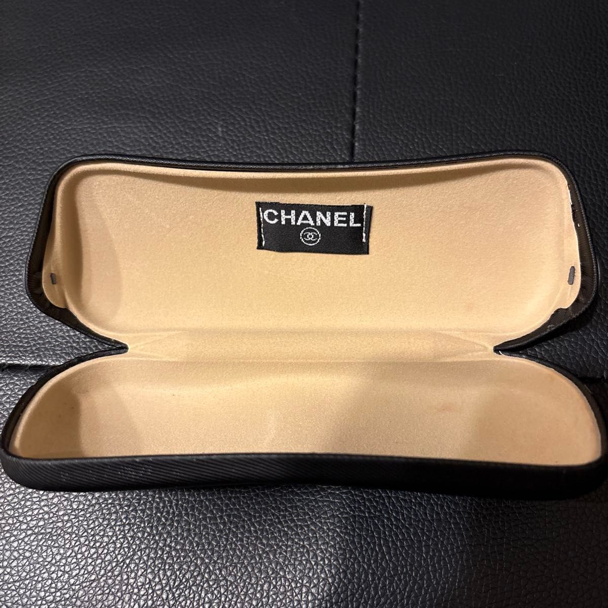 シャネル CHANEL 眼鏡ケース サングラスケース クロス付き シャネル CHANEL 眼鏡ケース サングラスケース クロス付き