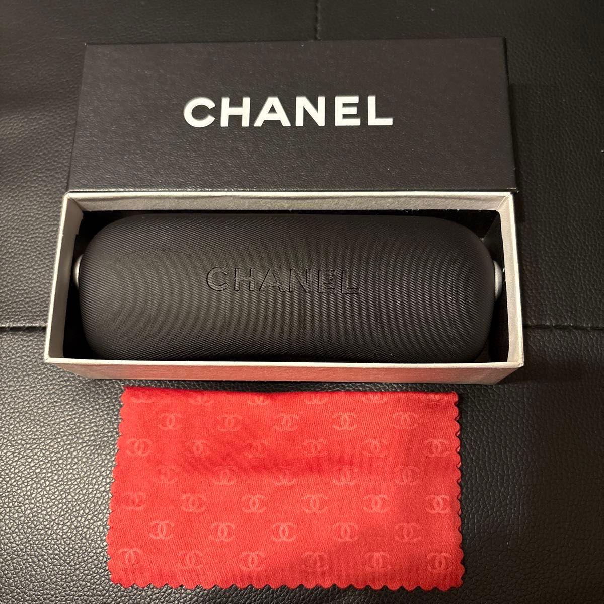 シャネル CHANEL 眼鏡ケース サングラスケース クロス付き シャネル CHANEL 眼鏡ケース サングラスケース クロス付き