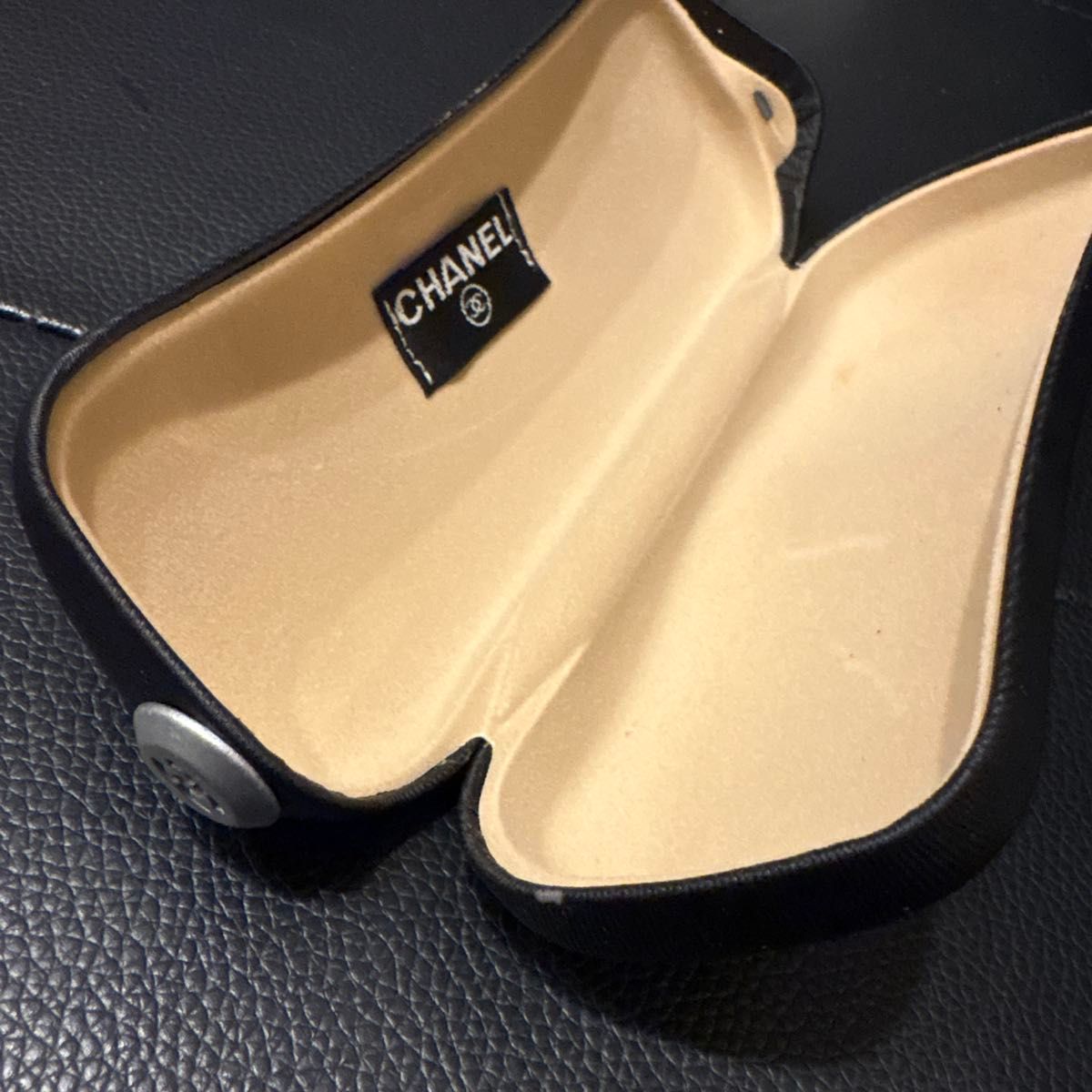 シャネル CHANEL 眼鏡ケース サングラスケース クロス付き シャネル CHANEL 眼鏡ケース サングラスケース クロス付き