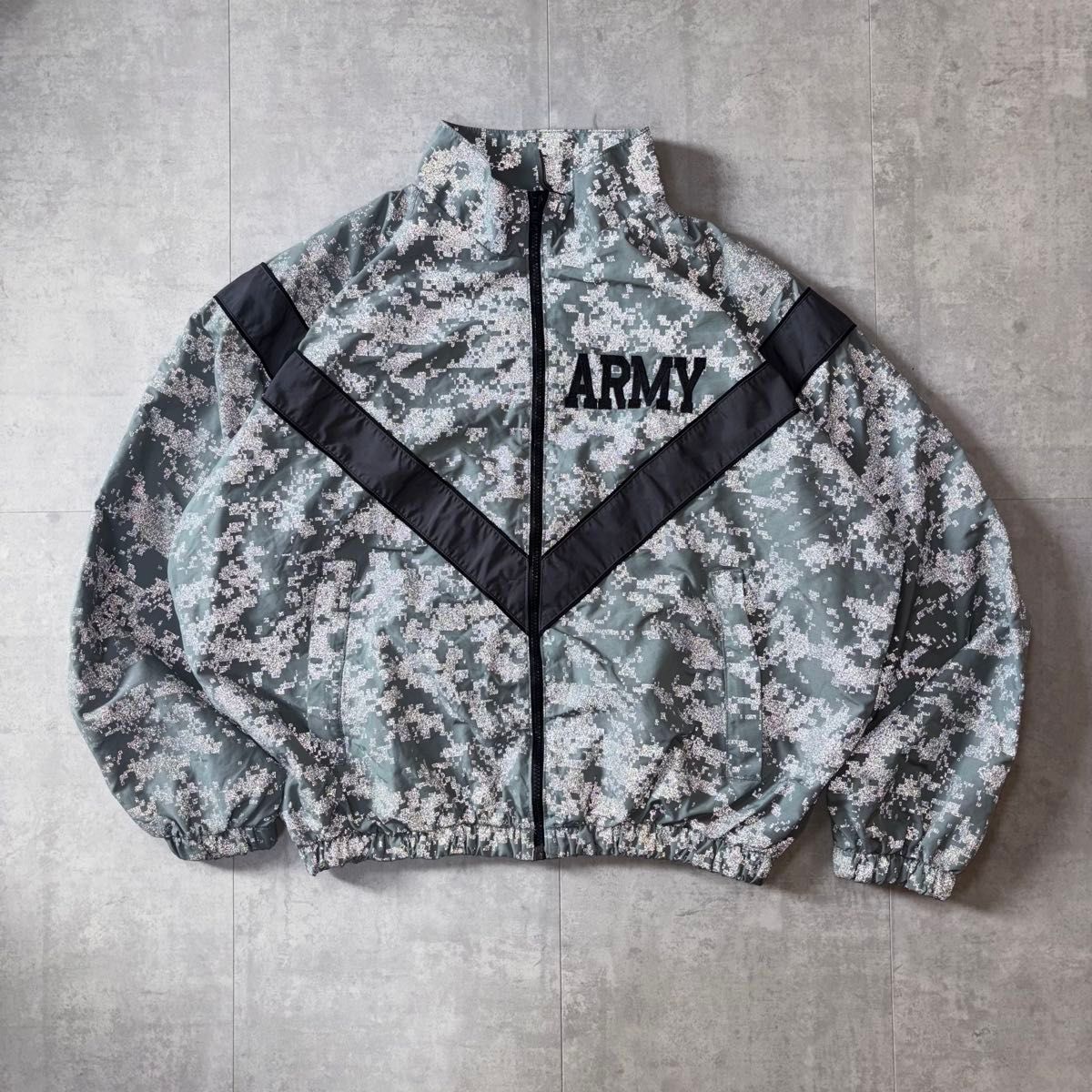 US ARMY IPFU トレーニングジャケット デジタルカモ グレー US ARMY IPFU トレーニングジャケット デジタルカモ グレー