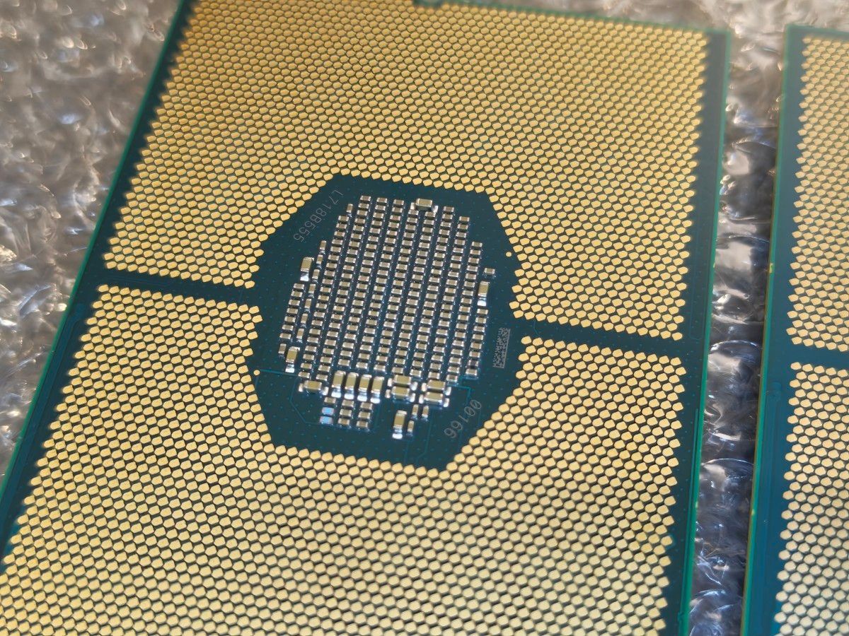 Intel Xeon Gold 6140 CPU 2個セット LGA3647 Xeon SP Sky Lake Intel Xeon Gold 6140 CPU 2個セット LGA3647 Xeon SP Sky Lake