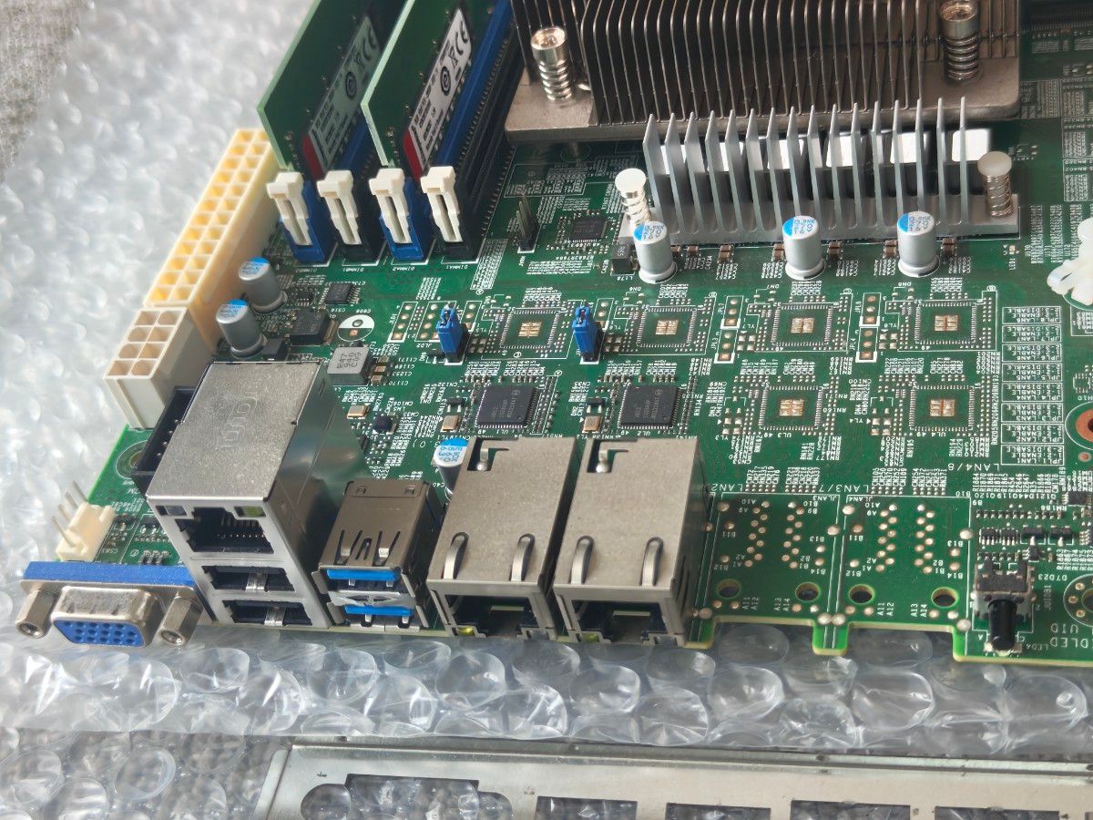 Supermicro X11SCM-F マザーボード LGA1151 Intel Xeon E-2134 Supermicro X11SCM-F マザーボード LGA1151 Intel Xeon E-2134