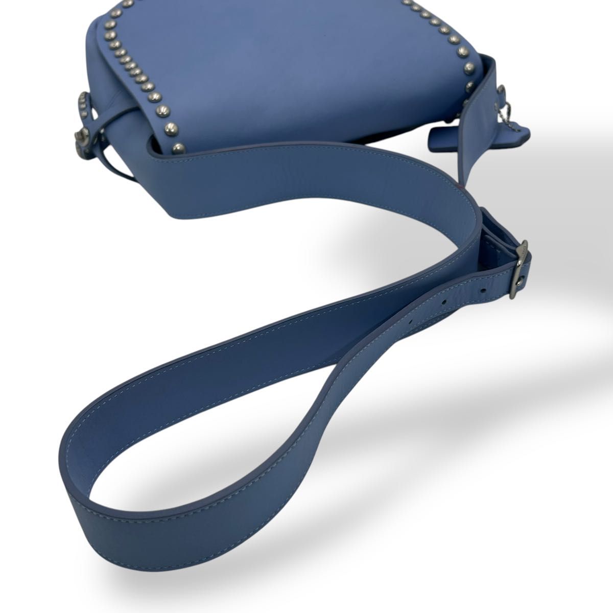 極美品 COACH コーチ ショルダーバッグ 本革 レザー 馬車ロゴ 極美品 COACH コーチ ショルダーバッグ 本革 レザー 馬車ロゴ