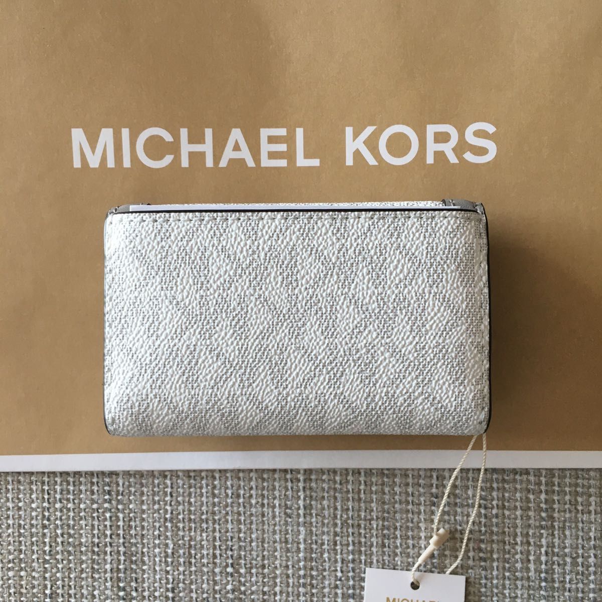 新品 MICHEAL KORS マイケルコース シグネチャーグレー キー 新品 MICHEAL KORS マイケルコース シグネチャーグレー キー