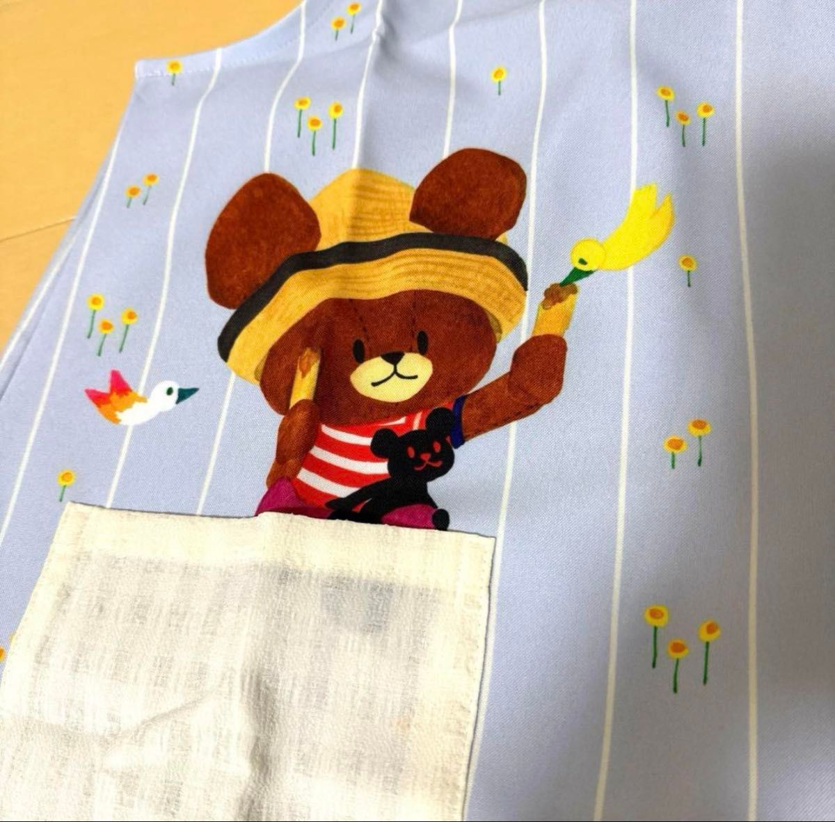 新品 保育士エプロン くまのがっこうピクニックエプロンライト 新品 保育士エプロン くまのがっこうピクニックエプロンライト