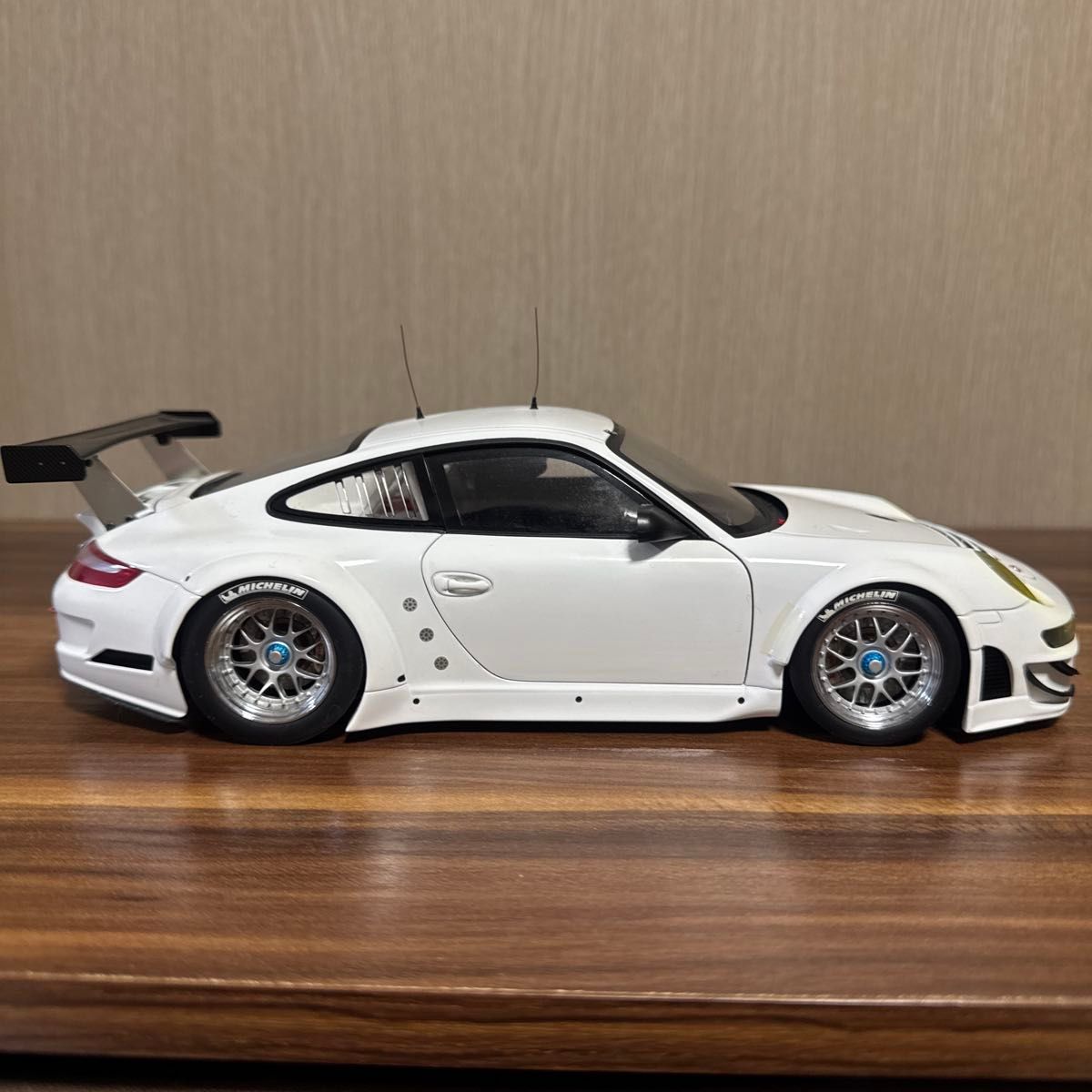 オートアート AUTOart 1/18 ポルシェ911（997） GT3RSR