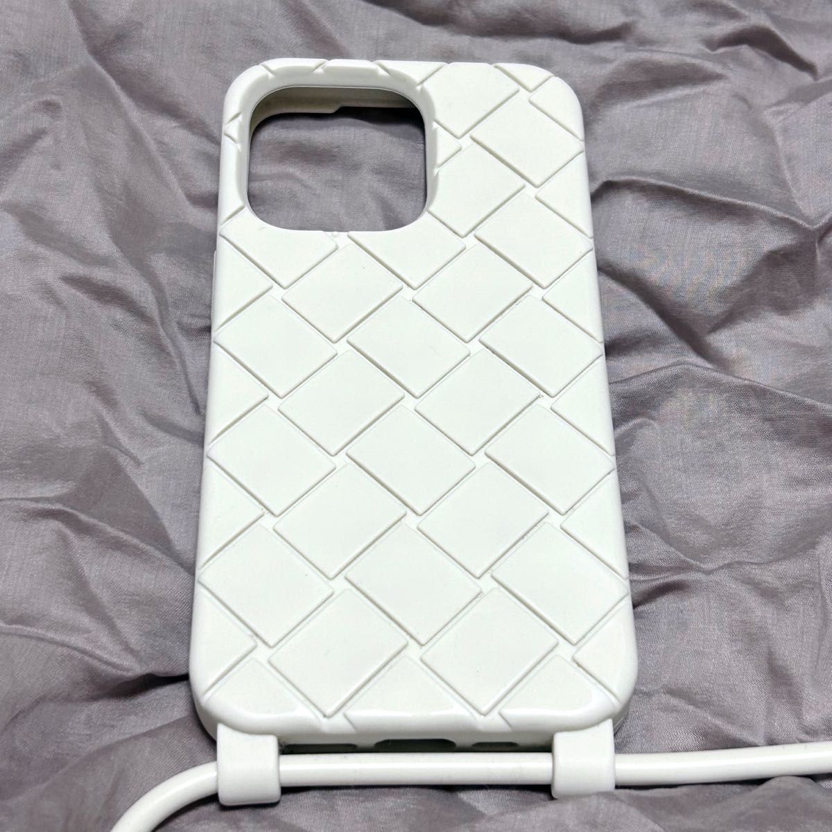 美品 ボッテガヴェネタ iPhone14Proケース スマホショルダー 美品 ボッテガヴェネタ iPhone14Proケース スマホショルダー