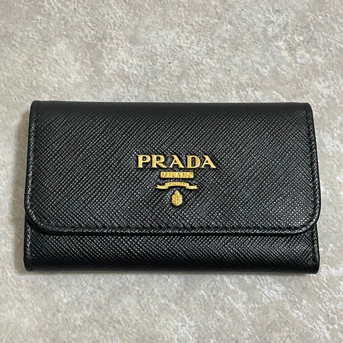 新品未使用 PRADA プラダ サフィアーノレザー キーケース 6連 新品未使用 PRADA プラダ サフィアーノレザー キーケース 6連