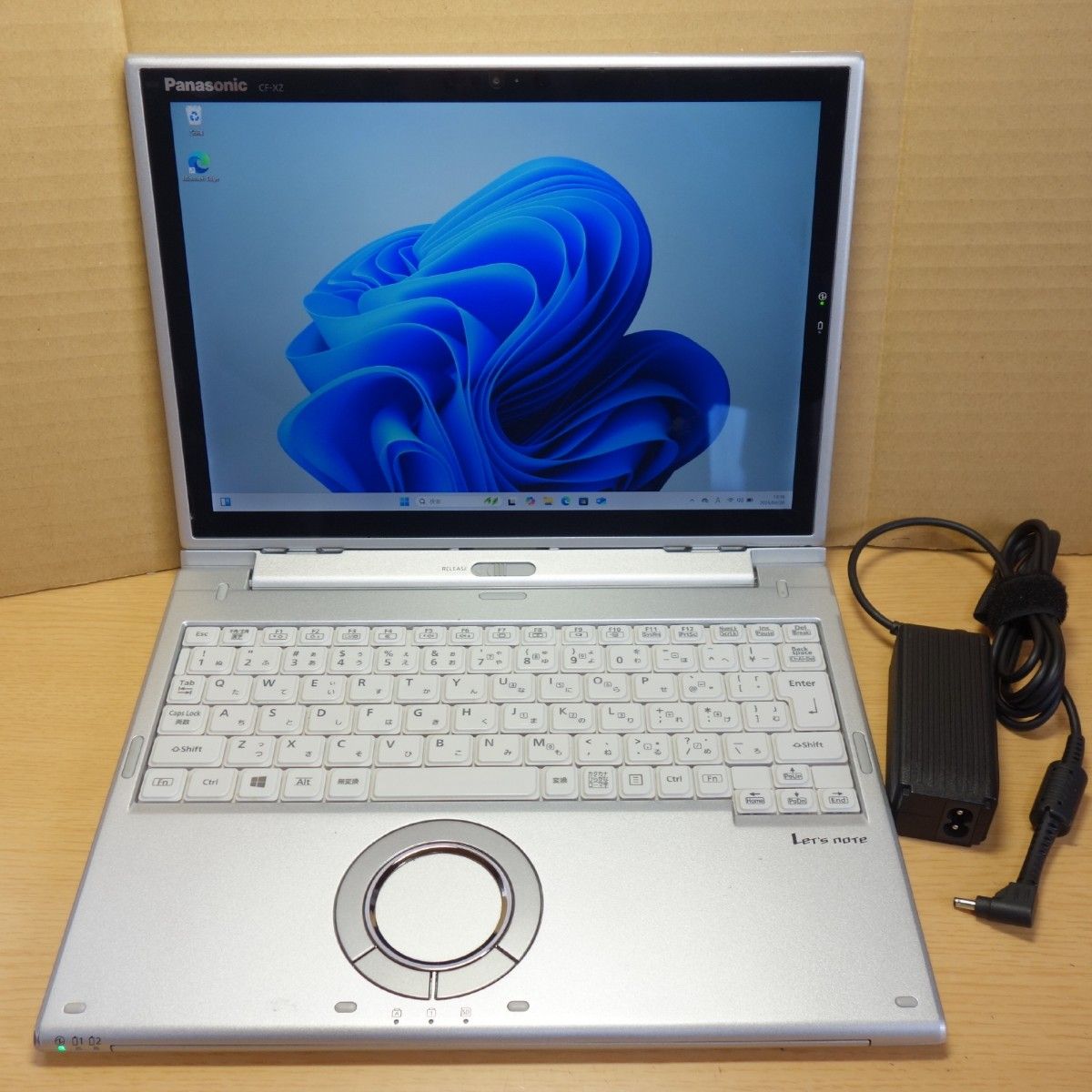 レッツノート CF-XZ6 Core i5-7300U/SSD 256G/8G/電池長持 レッツノート CF-XZ6 Core i5-7300U/SSD 256G/8G/電池長持