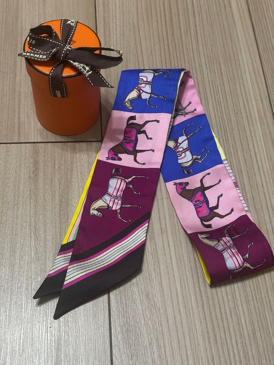 エルメス HERMES スカーフ ツイリー 馬柄 マルチカラー シルク エルメス HERMES スカーフ ツイリー 馬柄 マルチカラー シルク