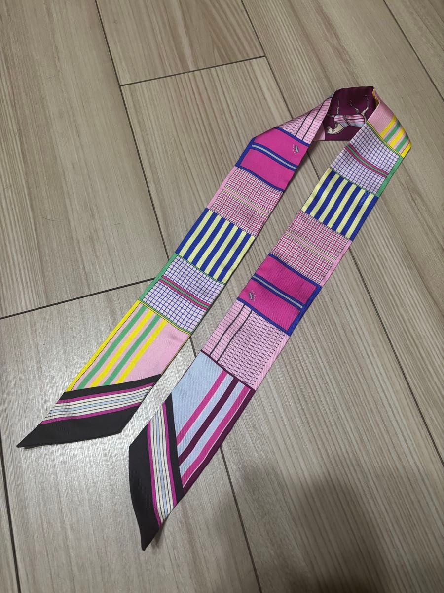 エルメス HERMES スカーフ ツイリー 馬柄 マルチカラー シルク エルメス HERMES スカーフ ツイリー 馬柄 マルチカラー シルク