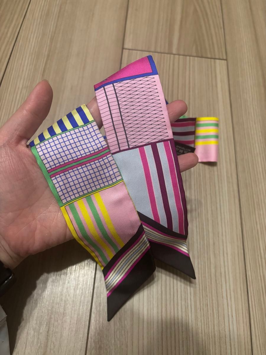 エルメス HERMES スカーフ ツイリー 馬柄 マルチカラー シルク エルメス HERMES スカーフ ツイリー 馬柄 マルチカラー シルク