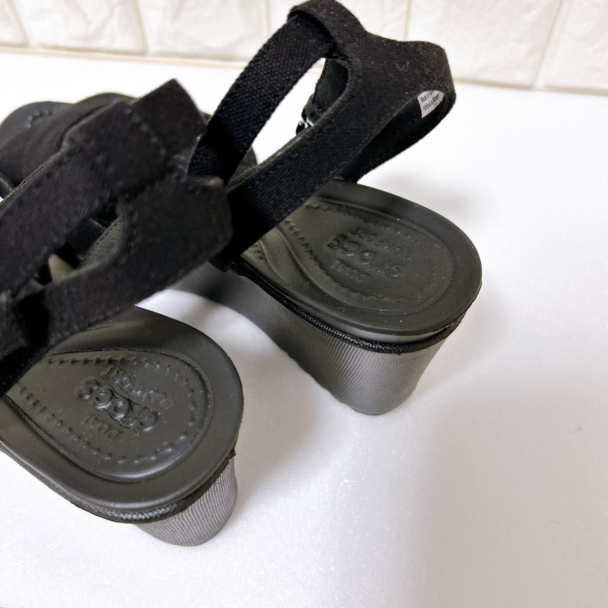 極美品 クロックス レイ2 クロスストラップ アンクルウェッジ 極美品 クロックス レイ2 クロスストラップ アンクルウェッジ