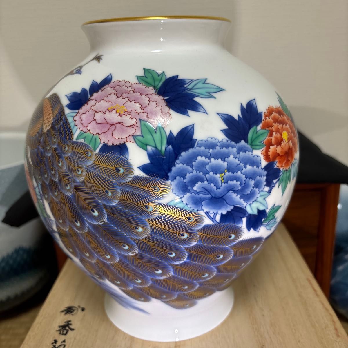 希少 】香蘭社 八角花瓶 「茶席の花」絵変わり 有田焼 金彩 花瓶