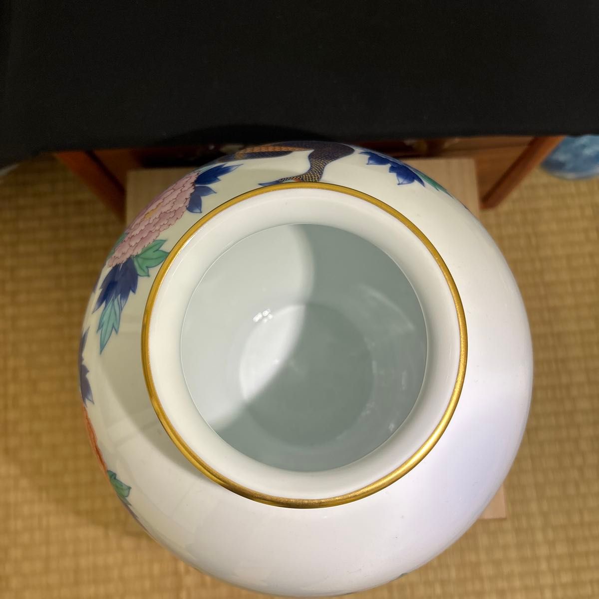 香蘭社 オールド香蘭社 花瓶 染錦孔雀牡丹 磁器 金彩 花器 花入 香蘭社 オールド香蘭社 花瓶 染錦孔雀牡丹 磁器 金彩 花器 花入