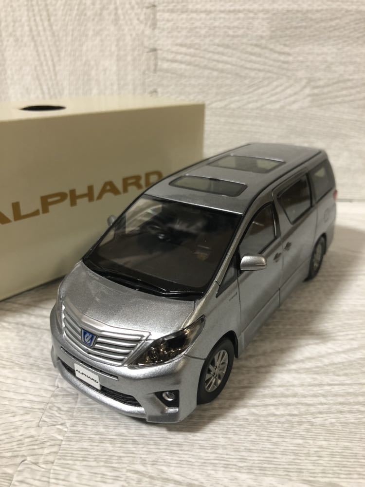 1/30 トヨタ アルファード ALPHARD 後期 カラーサンプル ミニカー