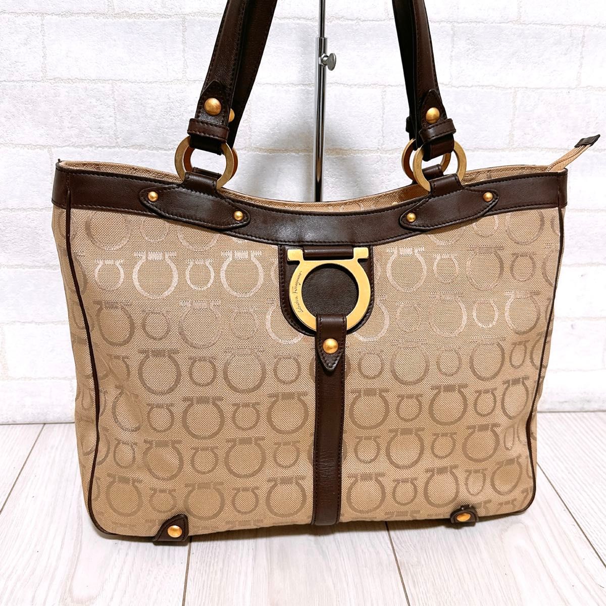 美品》Ferragamo(フェラガモ)トートバッグ|Yahoo!フリマ(旧 美品》Ferragamo(フェラガモ)トートバッグ|Yahoo!フリマ(旧