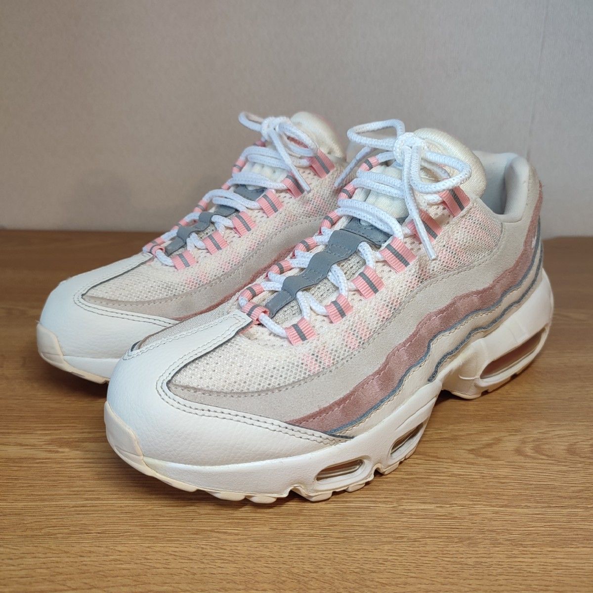 美品 大人気 NIKE AIR MAX 95 W24|Yahoo!フリマ(旧PayPayフリマ) 美品 大人気 NIKE AIR MAX 95 W24|Yahoo!フリマ(旧PayPayフリマ)