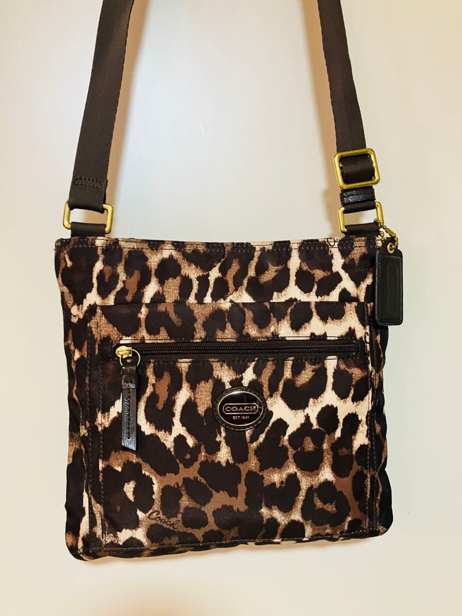 39)極美品COACH ショルダーバッグ|Yahoo!フリマ(旧PayPayフリマ) 39)極美品COACH ショルダーバッグ|Yahoo!フリマ(旧PayPayフリマ)