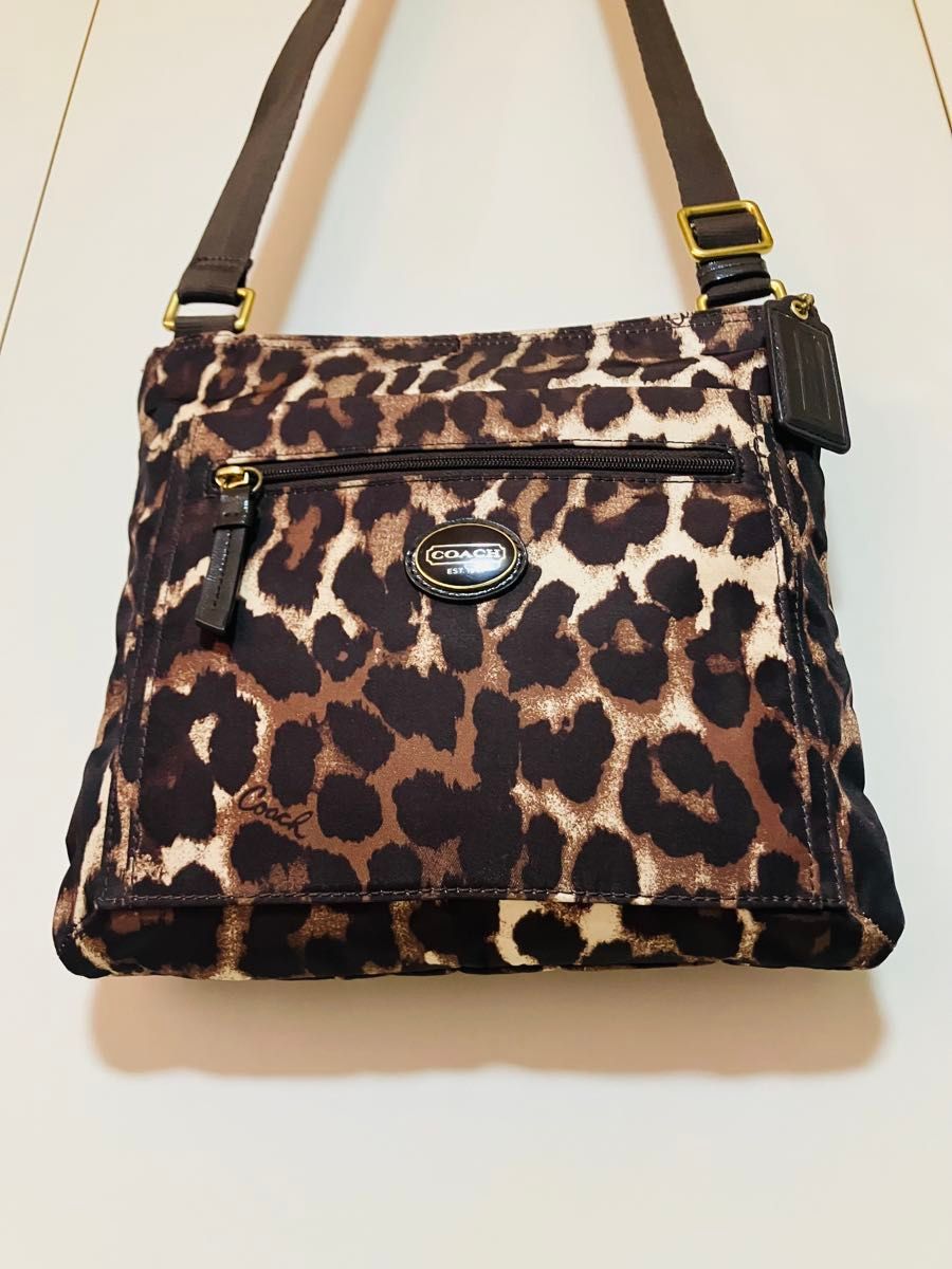 39)極美品COACH ショルダーバッグ|Yahoo!フリマ(旧PayPayフリマ) 39)極美品COACH ショルダーバッグ|Yahoo!フリマ(旧PayPayフリマ)