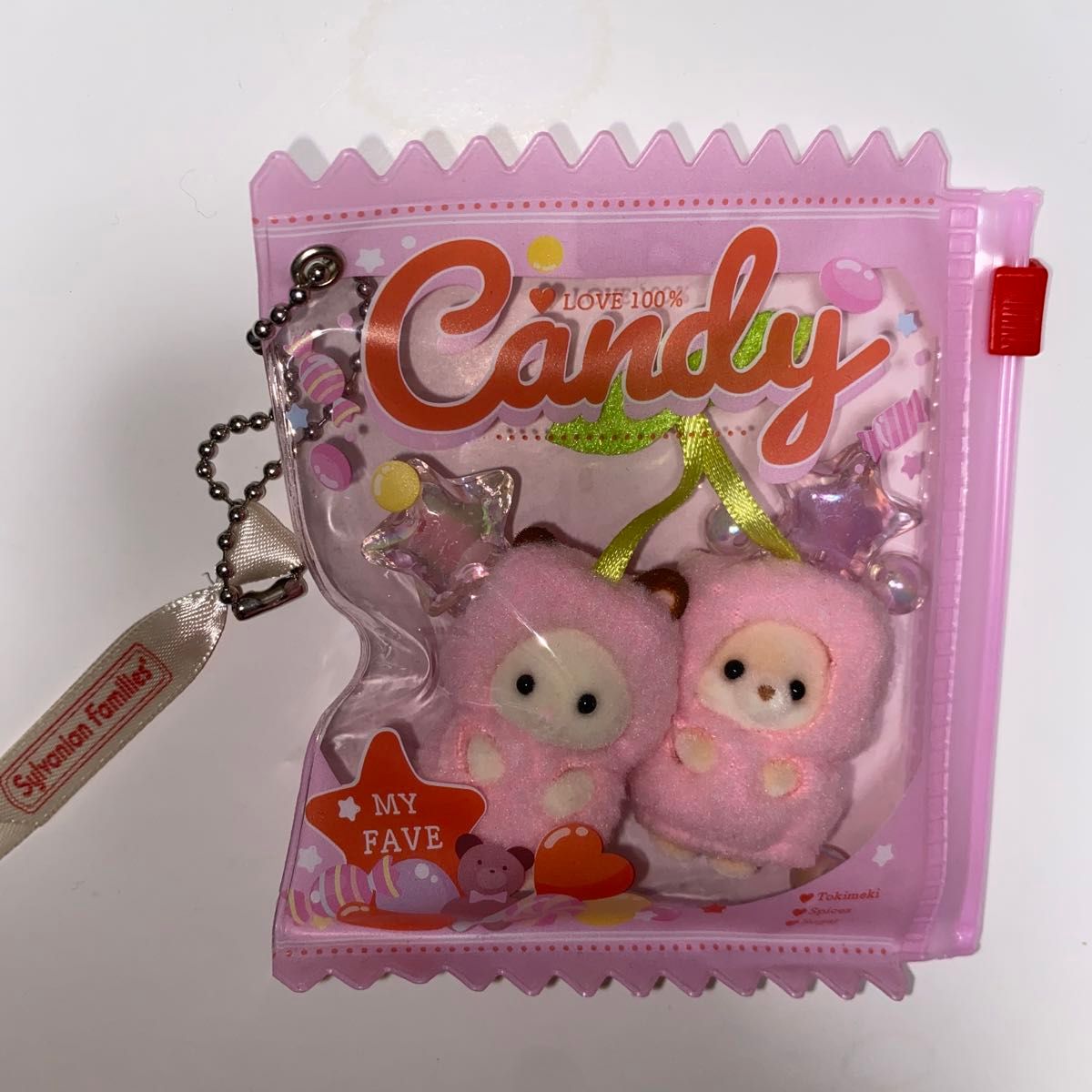 ショコラウサギ フェネックの小さい赤ちゃん さくらんぼ キー ショコラウサギ フェネックの小さい赤ちゃん さくらんぼ キー