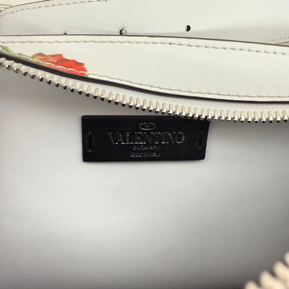 VALENTINO ヴァレンティノ ウエストバッグ ボディバッグ レザー VALENTINO ヴァレンティノ ウエストバッグ ボディバッグ レザー