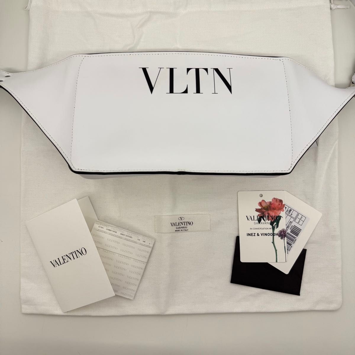 VALENTINO ヴァレンティノ ウエストバッグ ボディバッグ レザー VALENTINO ヴァレンティノ ウエストバッグ ボディバッグ レザー