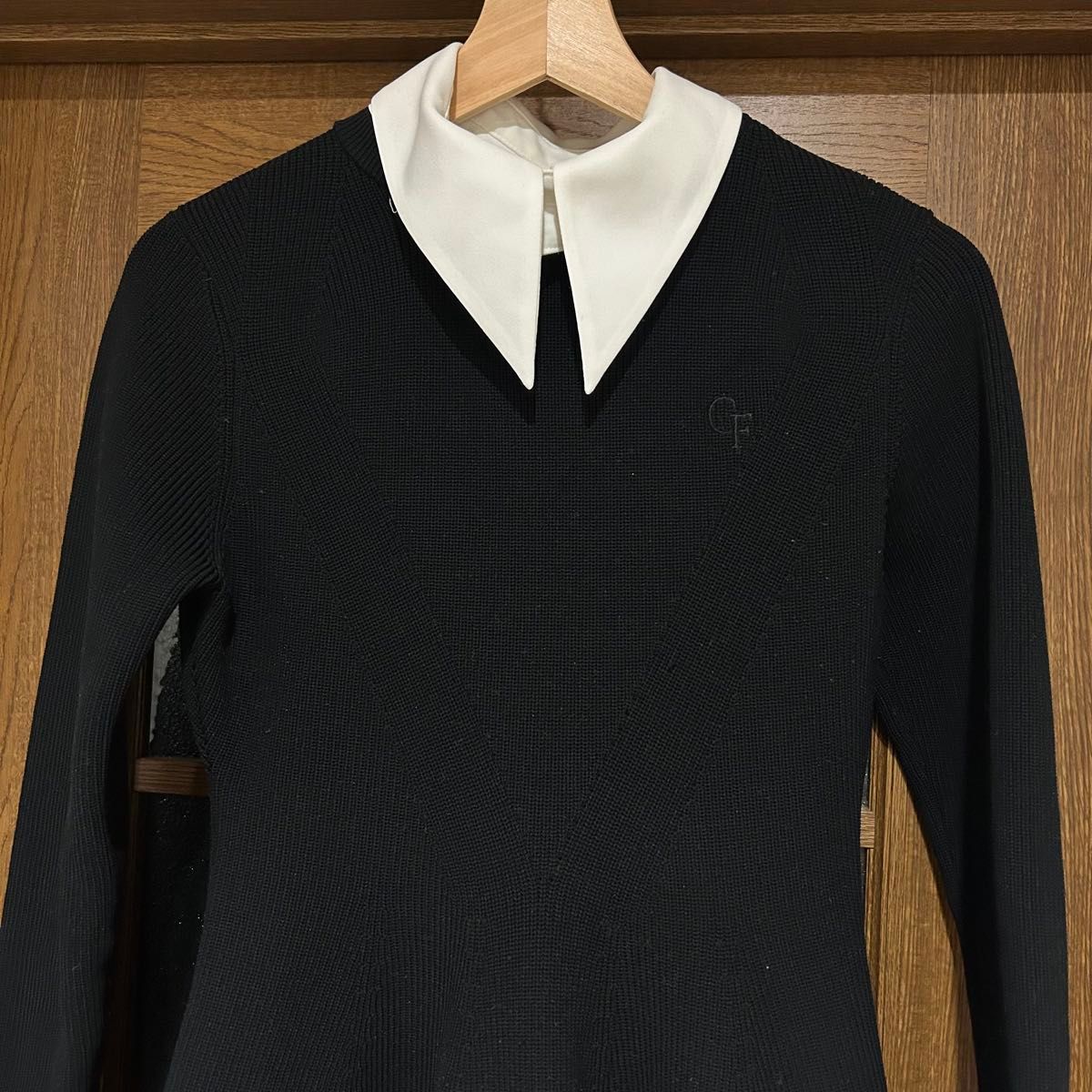 CELFORD 襟付きニットワンピース ブラック ロゴ 刺繍 2way A CELFORD 襟付きニットワンピース ブラック ロゴ 刺繍 2way A
