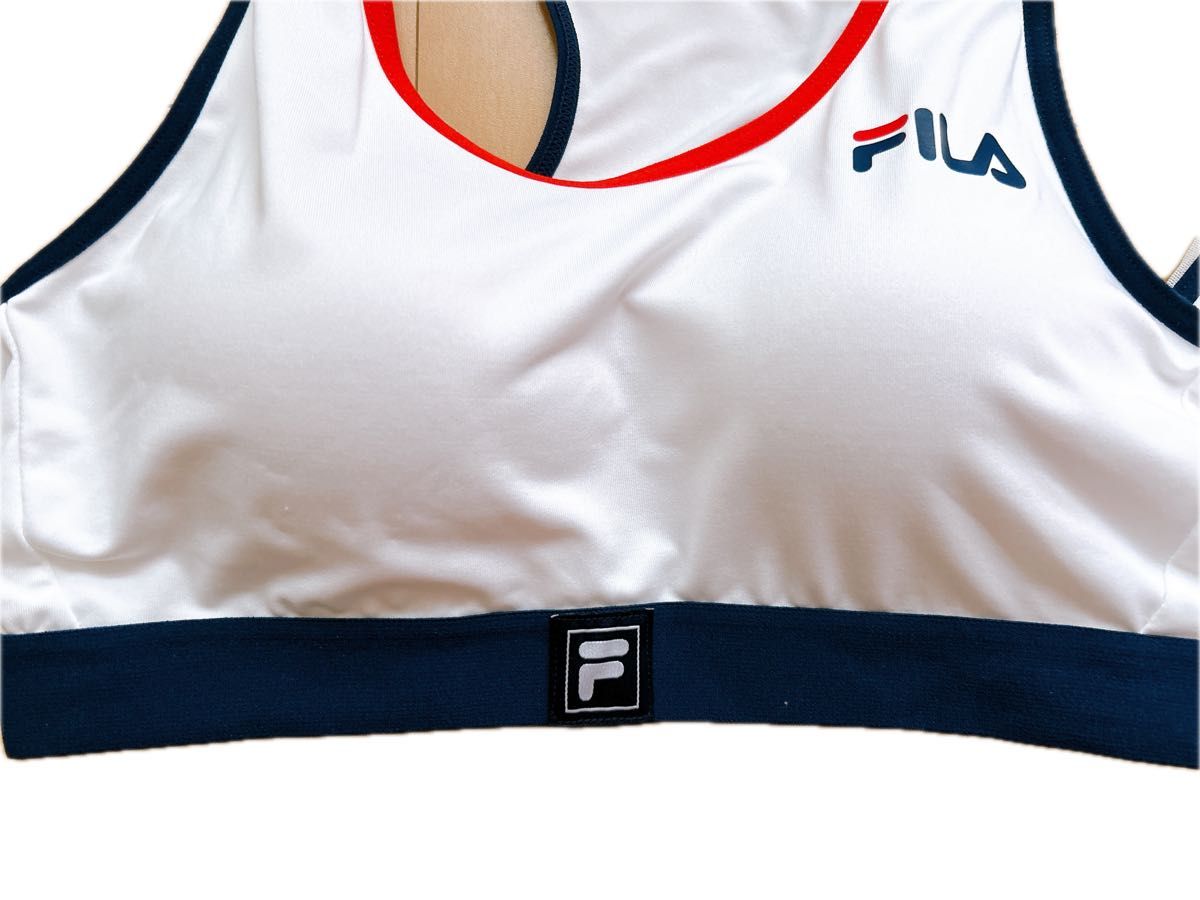新品タグ付き FILA スポーツブラ ホワイト2枚セット Lサイズ 新品タグ付き FILA スポーツブラ ホワイト2枚セット Lサイズ