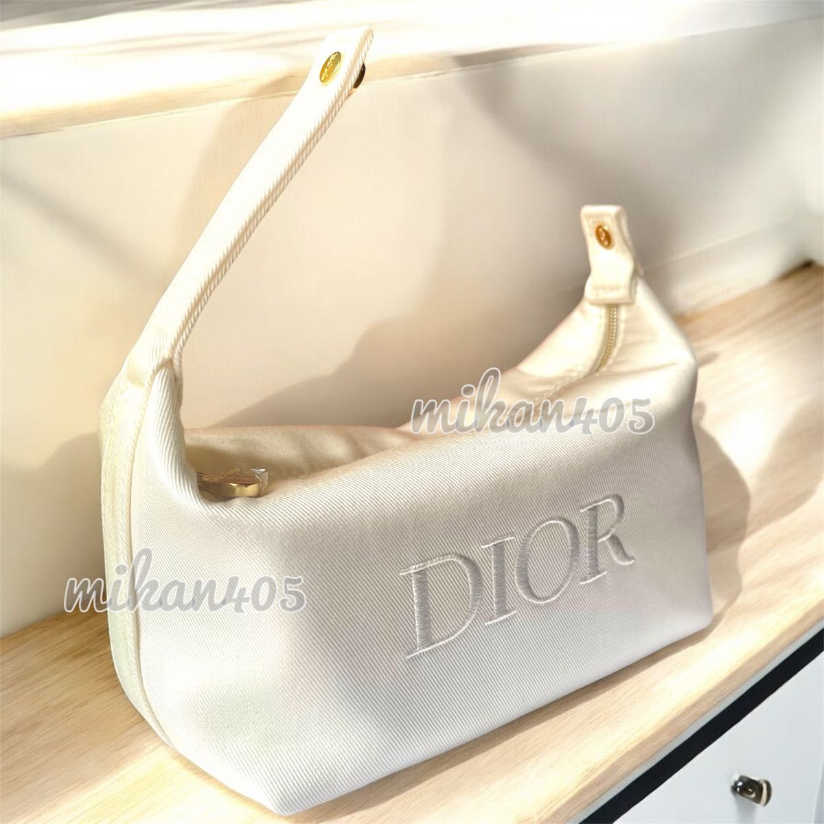 Dior ディオール スクエア ホワイト ハンドル ポーチ コスメ Dior ディオール スクエア ホワイト ハンドル ポーチ コスメ