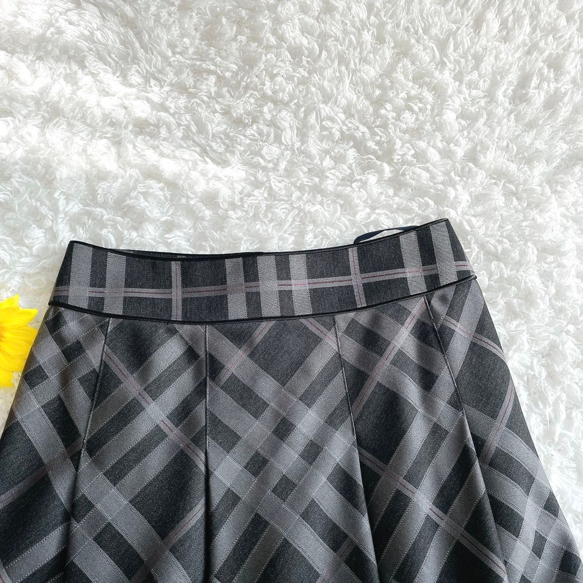 美品 BURBERRY LONDONバーバリーロンドン ノバチェック フレア 美品 BURBERRY LONDONバーバリーロンドン ノバチェック フレア