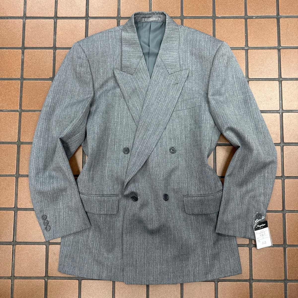 新品【サイズA6 L 希少】4Bダブルスーツ グレー系 メンズスーツ 新品【サイズA6 L 希少】4Bダブルスーツ グレー系 メンズスーツ