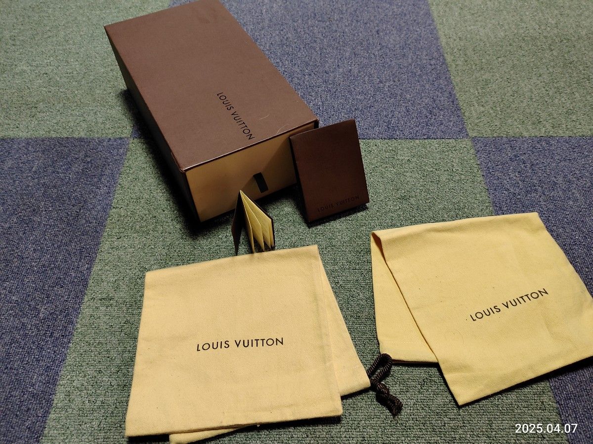LOUIS VUITTON ルイ・ヴィトン/ゴールド系ロゴスニーカー LOUIS VUITTON ルイ・ヴィトン/ゴールド系ロゴスニーカー