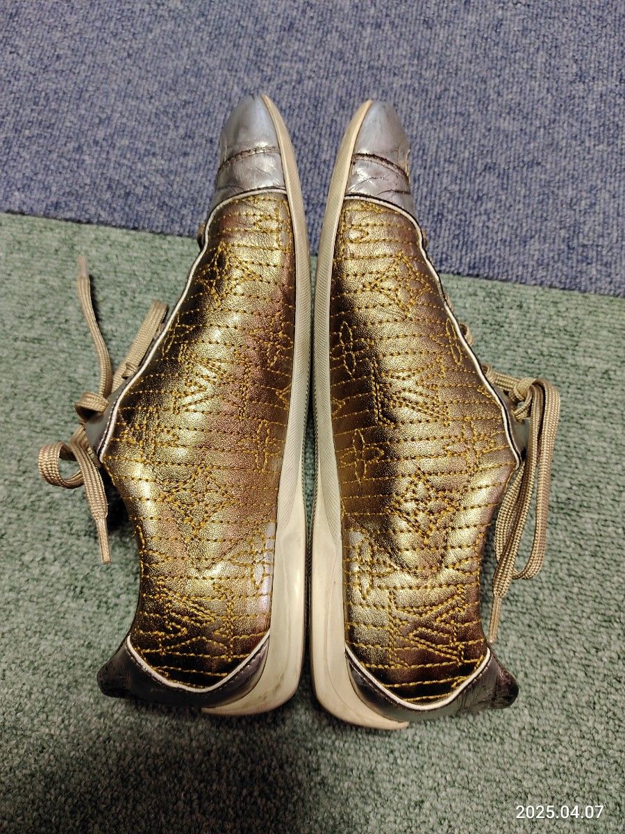 LOUIS VUITTON ルイ・ヴィトン/ゴールド系ロゴスニーカー LOUIS VUITTON ルイ・ヴィトン/ゴールド系ロゴスニーカー