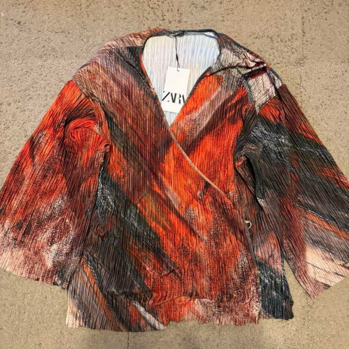 新品タグ付き ZARA ザラ 着物 キモノ ブラウス シャツ 新品タグ付き ZARA ザラ 着物 キモノ ブラウス シャツ