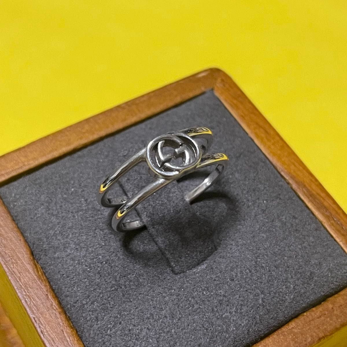GUCCI グッチ インターロッキング G スリム オープン バンド GUCCI グッチ インターロッキング G スリム オープン バンド