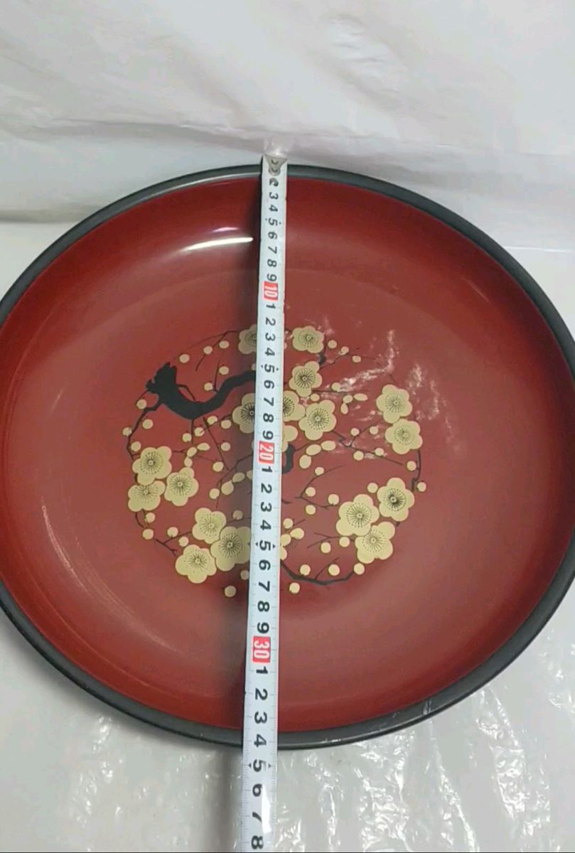 梅柄 丸盆 お盆 漆器 塗 朱 うるし塗 赤 黒 トレー お茶請け トレイ 盛皿 漆塗り 食器 お皿 ボウル 約34cm