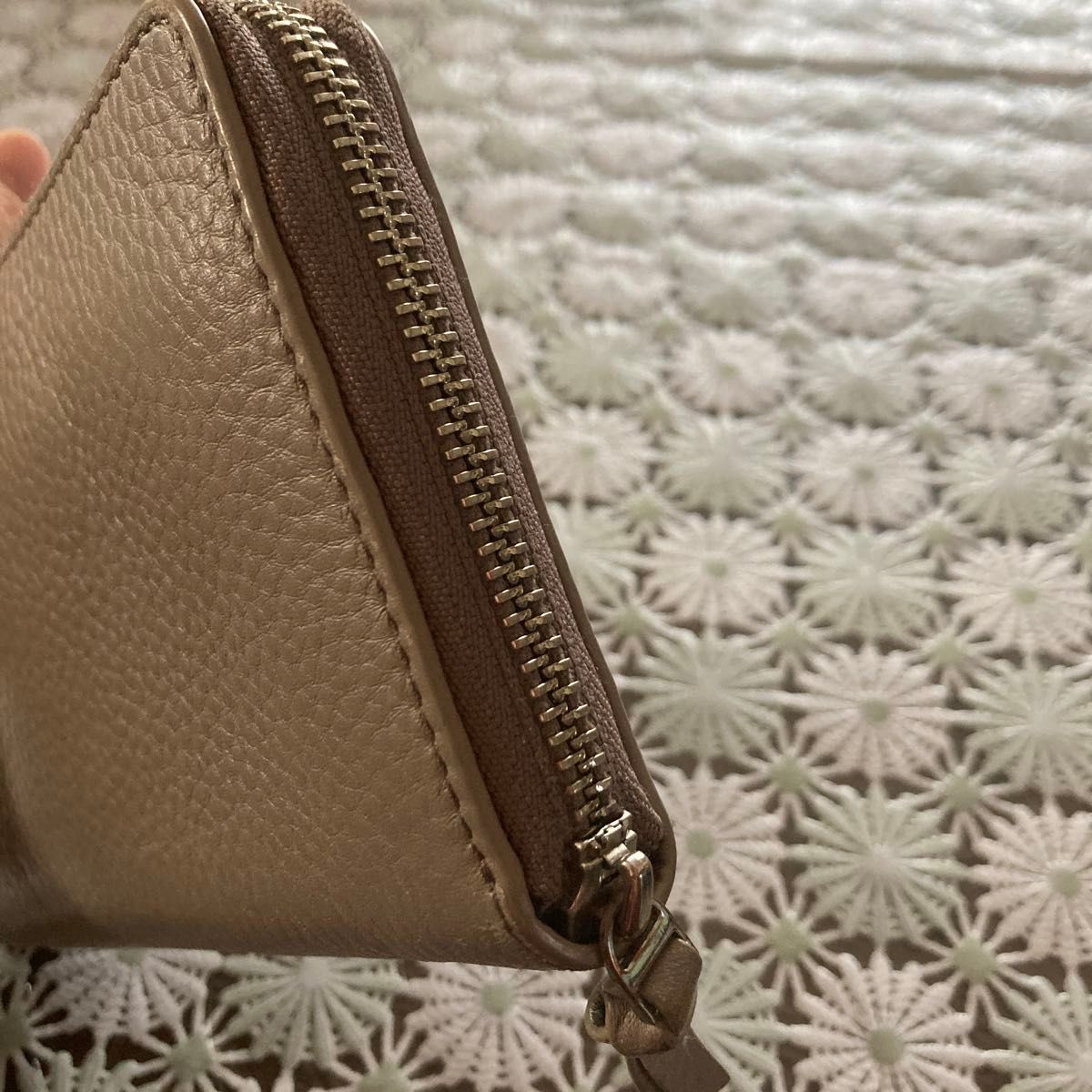 Tory Burch 長財布 ベージュ ゴールドロゴ|Yahoo!フリマ(旧 Tory Burch 長財布 ベージュ ゴールドロゴ|Yahoo!フリマ(旧
